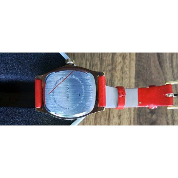 Betty Boop Red Strap Gold Tone Watch in Heart Tin - Picture 7 of 9